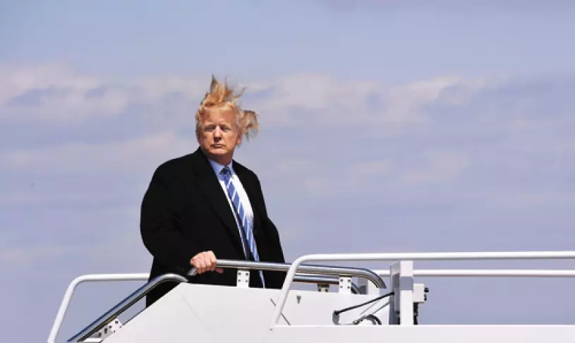 特朗普被风吹乱的头发